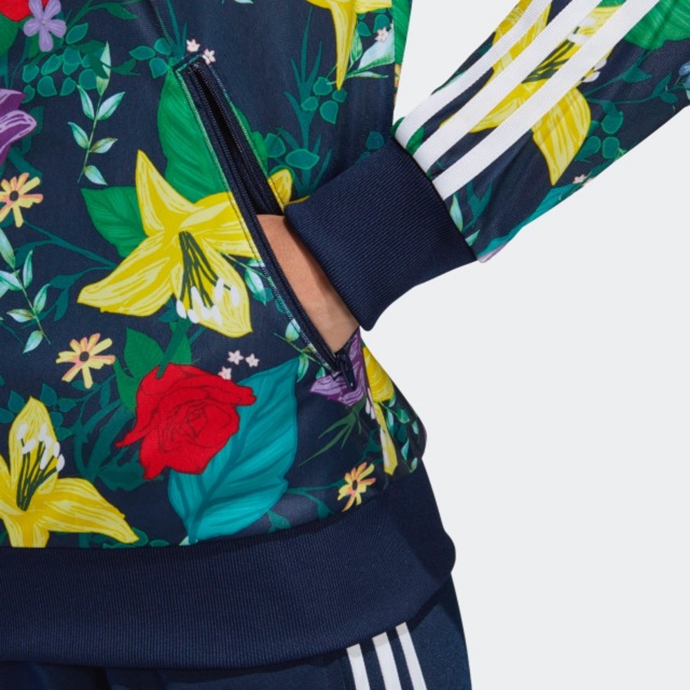 Adidas SST Graphic Track Jacket Women’s JE24 - Picture 7 of 8